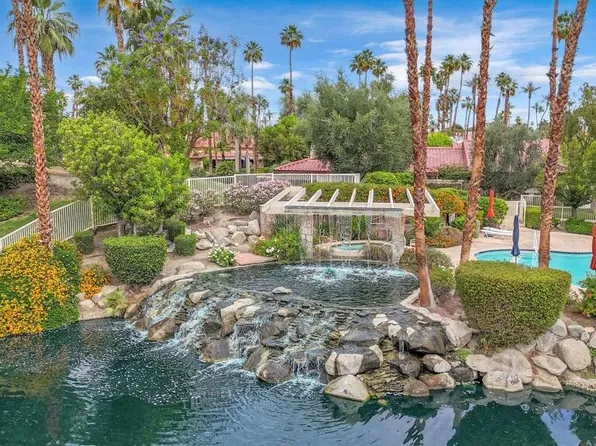 205 Lakecrest Ln, Palm Desert, CA 92260