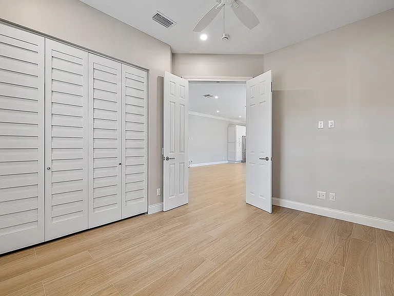 248 Honeysuckle Dr — Photo 13