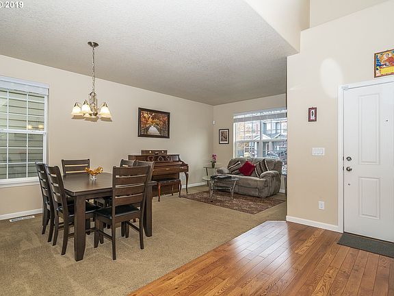 3rd image of 3454 SE Hare Ave