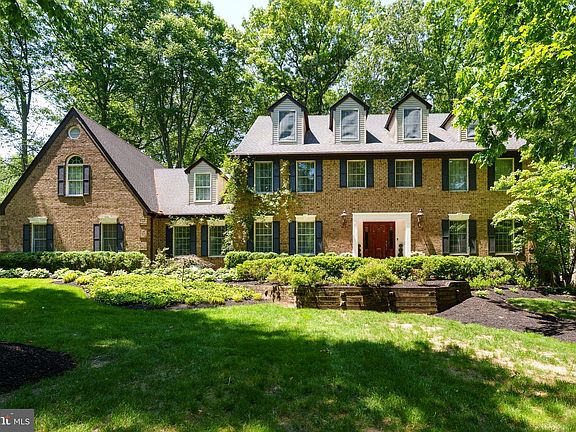 2nd image of 7 Sleepy Hollow Ln