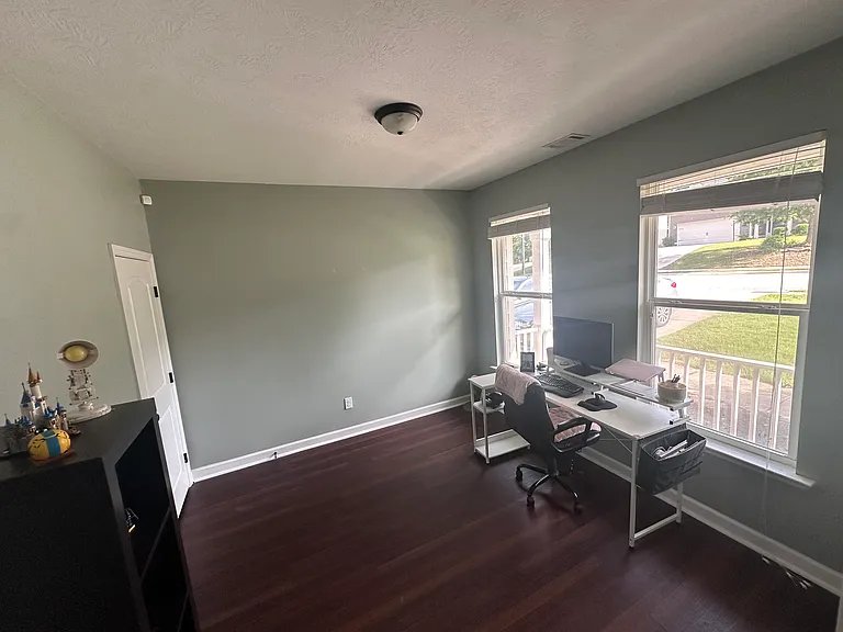 511 Sebastian Dr — Photo 3