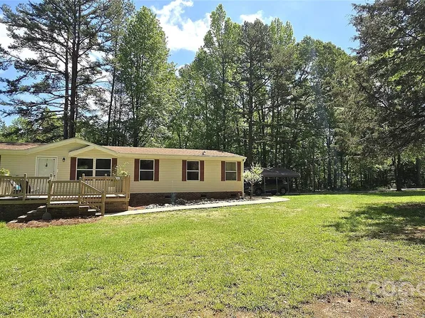 307 Aquarius Dr, Clover, SC 29710