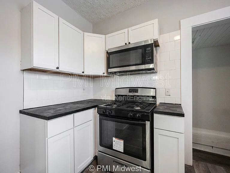 729 N Bosart Ave — Photo 11
