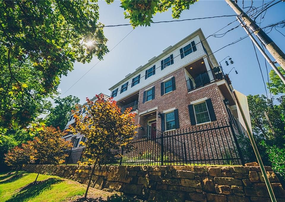 1st image of 29 W Louise St