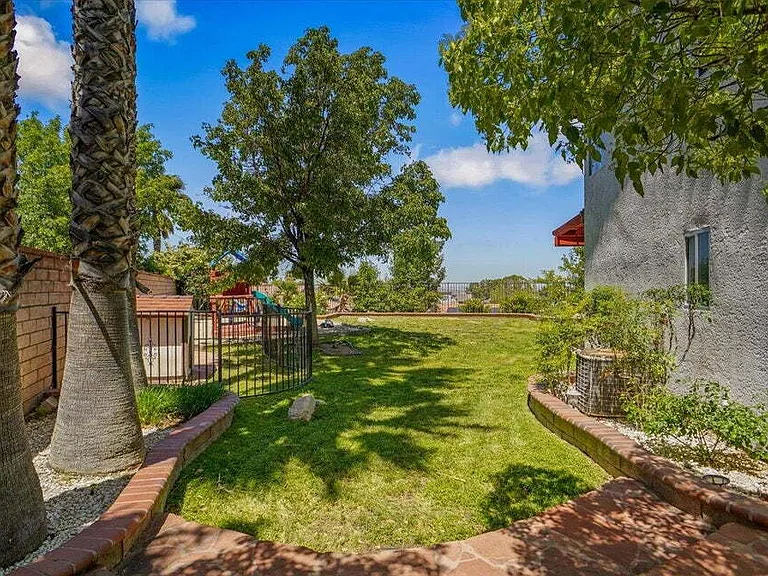 41904 Tucson Ct — Photo 33