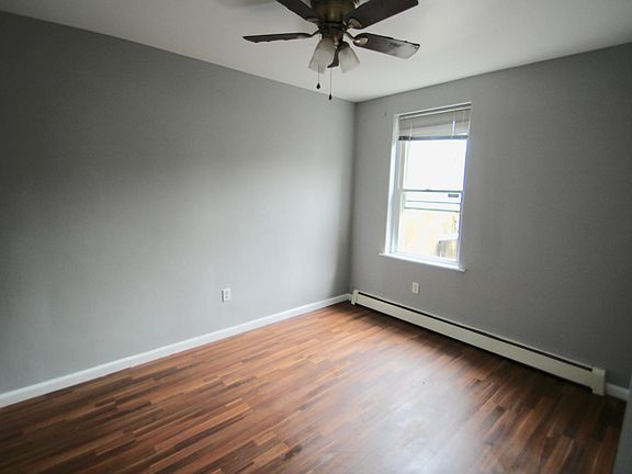 2nd image of 1938 E Hazzard St