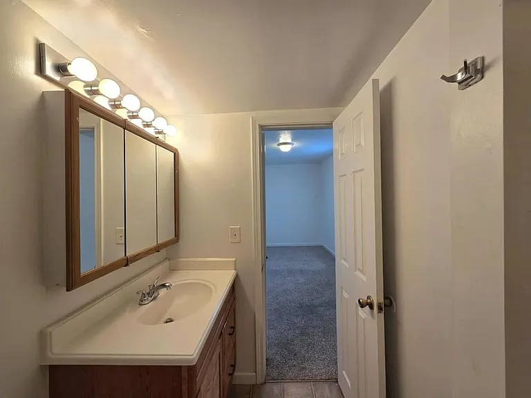 227 S Chelan Ave — Photo 9
