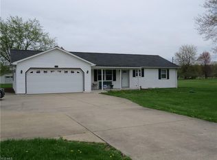 2164 W Garfield Rd, Columbiana, OH 44408
