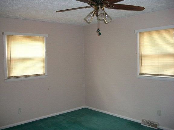 5th image of 337 Sunset Dr