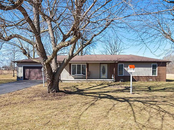 3rd image of 460 Gillcrest Dr