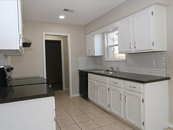 3rd image of 3119 S 210 East Ave