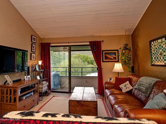 3rd image of 355 W Deloney Ave #6