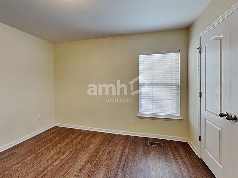 1324 Lombar St — Photo 15