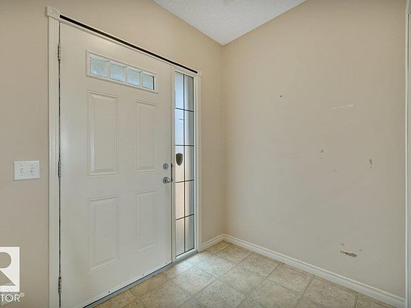 3rd image of 152 Keystone Cres