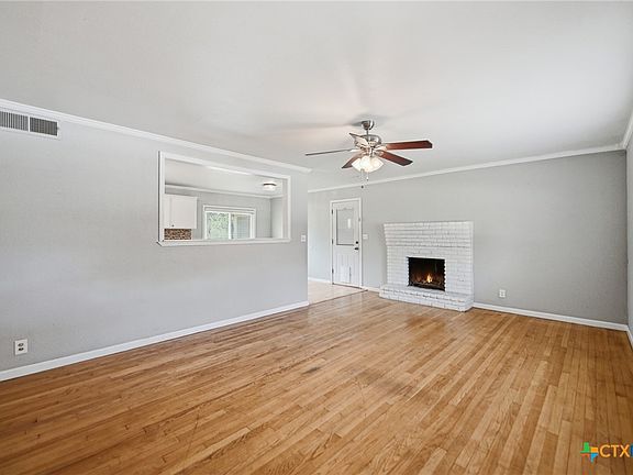 5th image of 1032 S Mesquite Ave