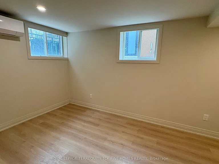 8 Somerset Ave #LOWER — Photo 15