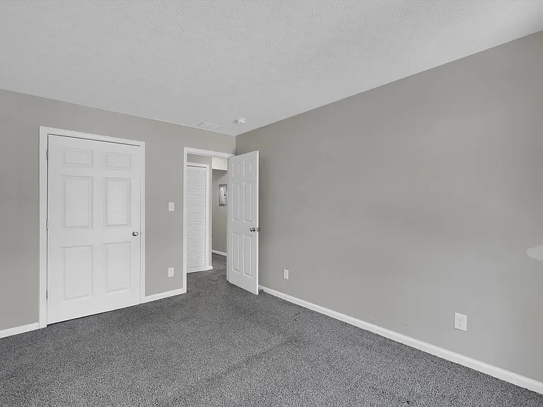 Cedar Chase Apartments — Photo 37