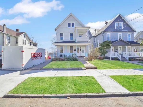 130-132 Brown Ave, Holyoke, MA 01040