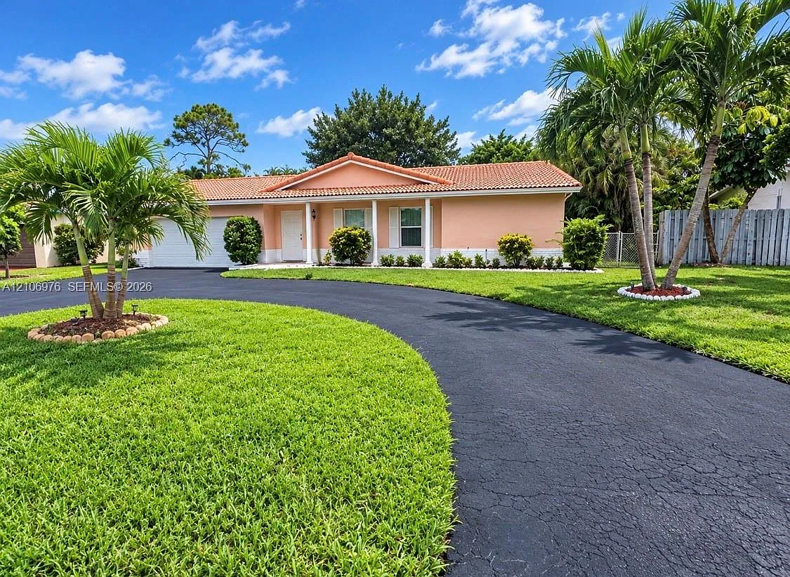 Ramblewood — Photo 1