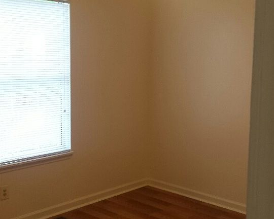 4th image of 225 Cronan Dr