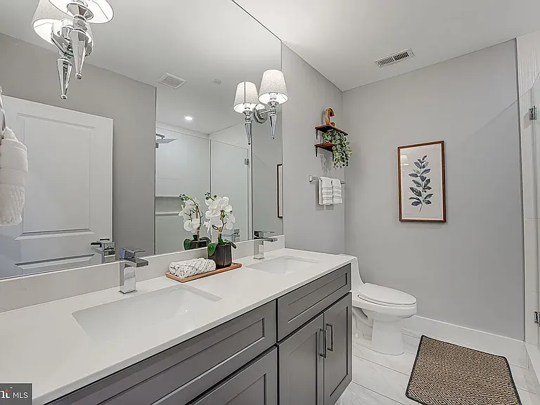 1609 Holbrook St NE #4 — Photo 14