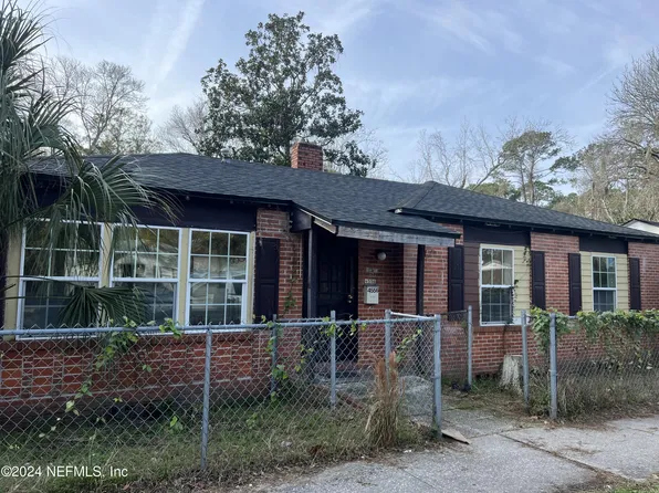 4556 TIMUQUANA Road, Jacksonville, FL 32210