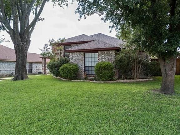 4th image of 714 Meadow Ln