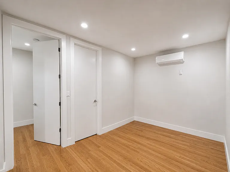 82-06 Roosevelt Ave #3R — Photo 4