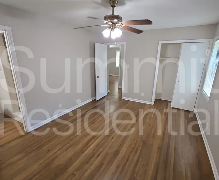 5210 Steuben Dr — Photo 9