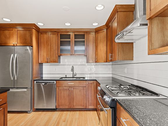 4th image of 429 S Phelps Ave
