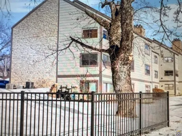 1435 Westbrooke St, Lawrence, KS 66049