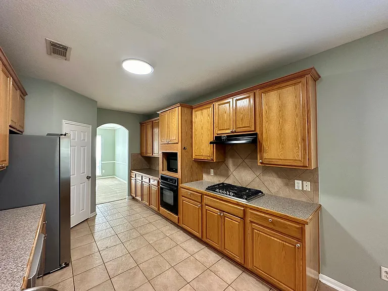 9222 Memorial Grove Dr — Photo 8