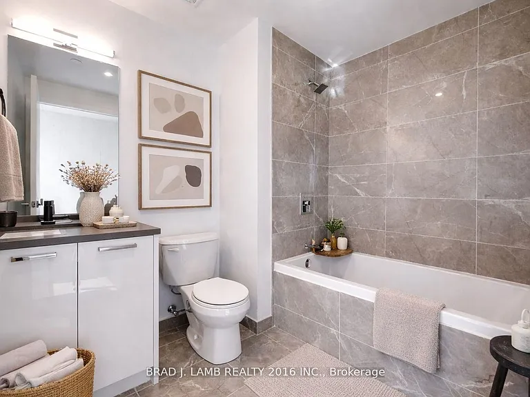 284 King St E #2505 — Photo 6