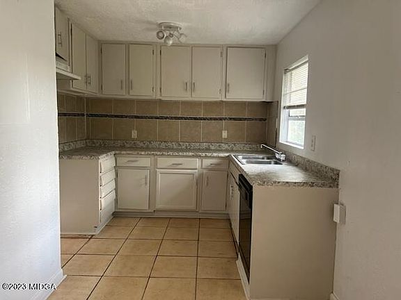 5th image of 4421 Elkan Ave