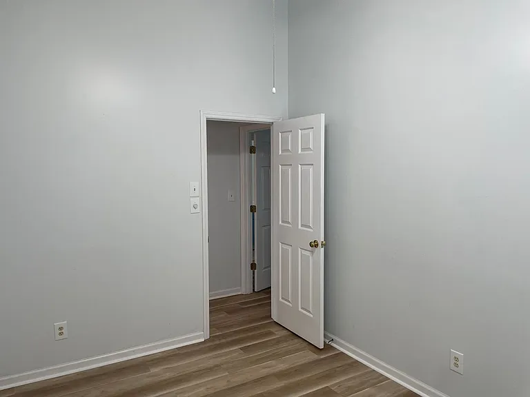 480 Saltaire Dr — Photo 24