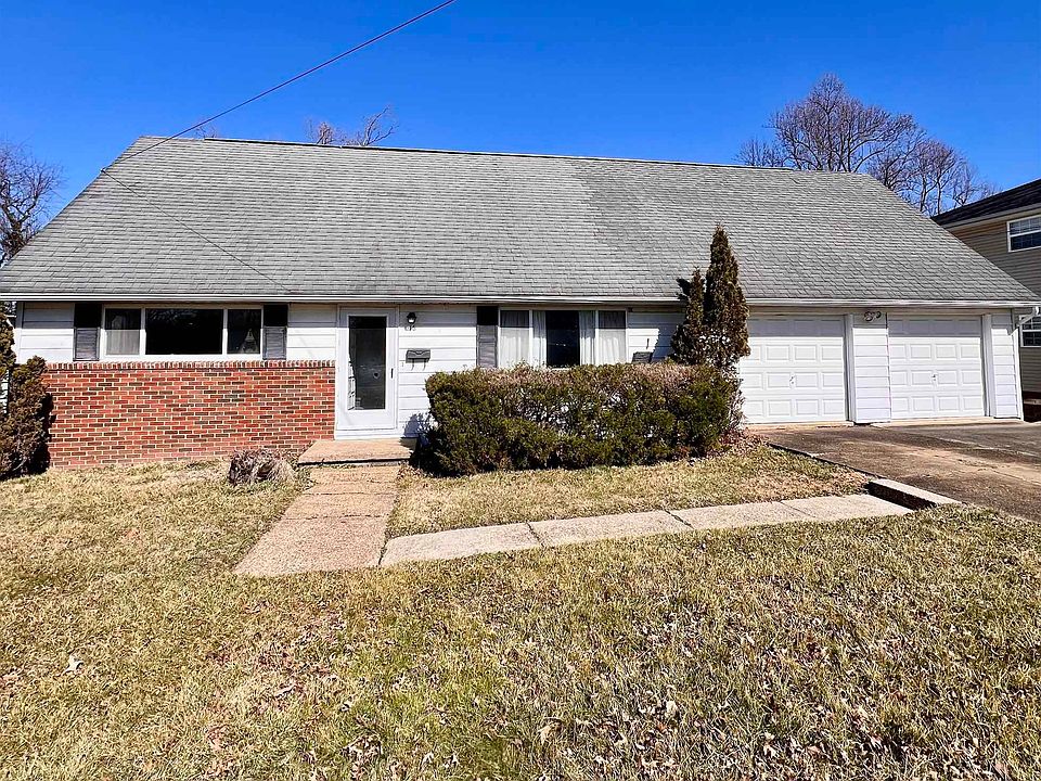 1st image of 16 Mohawk Trl