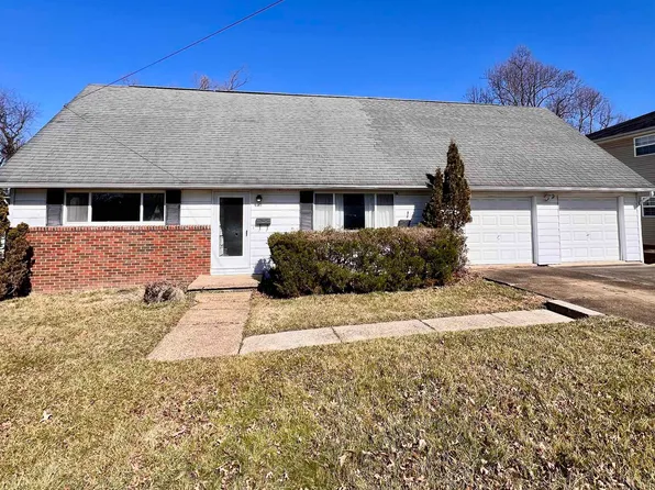 16 Mohawk Trl, Huntington, WV 25705