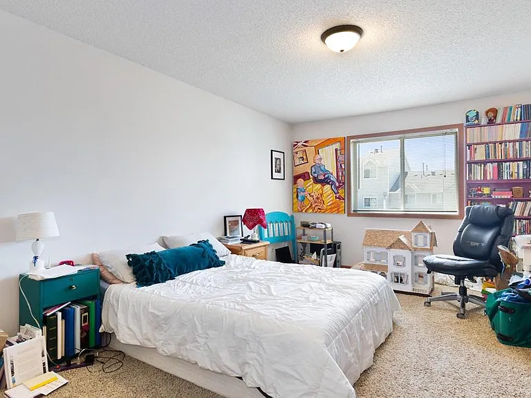 633 Kingfisher Ln #H — Photo 10
