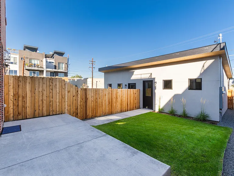2088 Eliot St — Photo 46