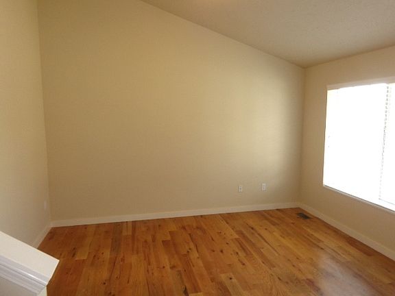 3rd image of 339 W 2450 N