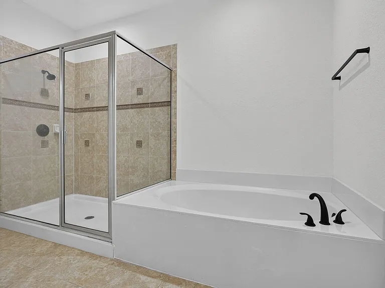425 Greenwich Cir #204 — Photo 27
