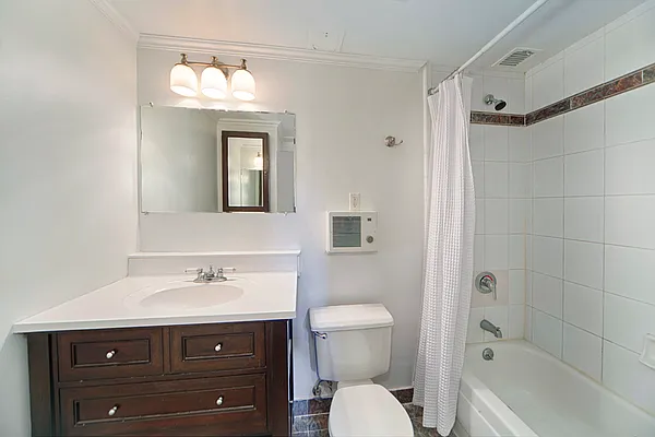 Sold by Isen & Company : Real Estate Advisors | media 6