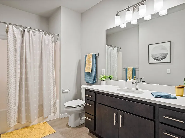 The 85 Bathroom | Apartments