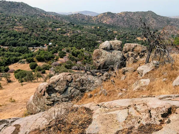 50740 Bramble Ln, Squaw Valley, CA 93675