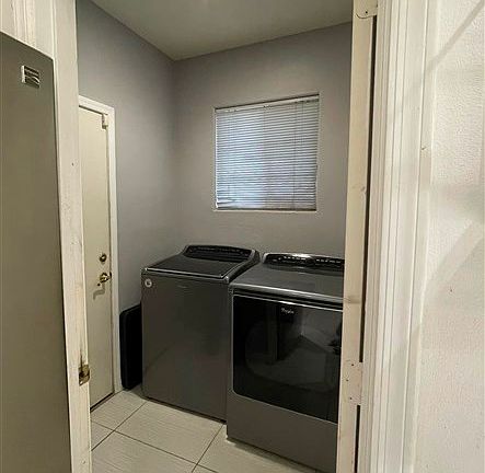 4th image of 221 E Virginia St