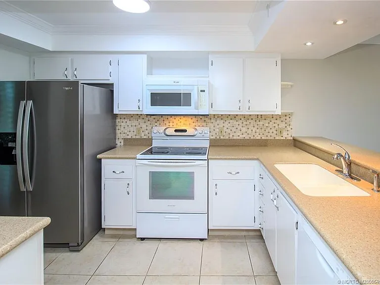 4540 NE Sandpebble Trce #104 — Photo 13