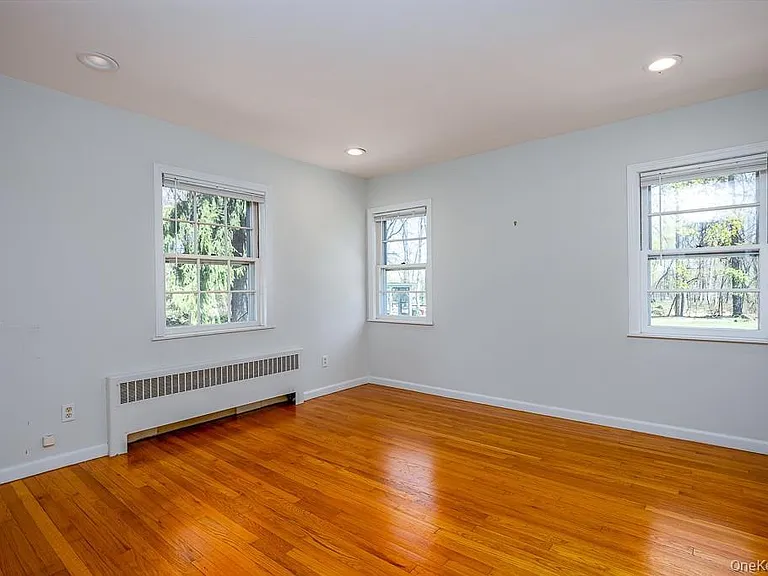 644 Gilbert Ave — Photo 11