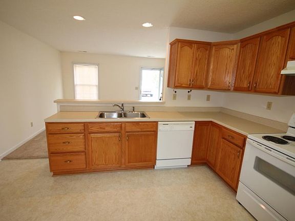 2nd image of 1521 Pine Cone Cir