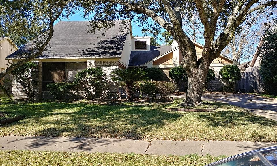 1st image of 15210 La Paloma Dr