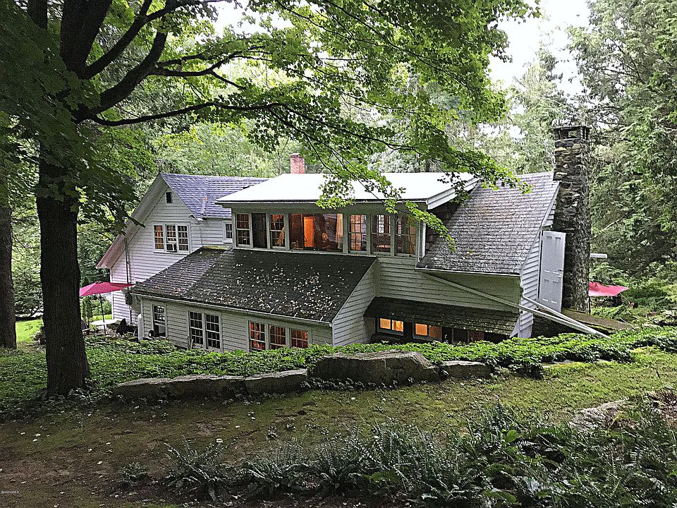 2nd image of 75 Chestnut St